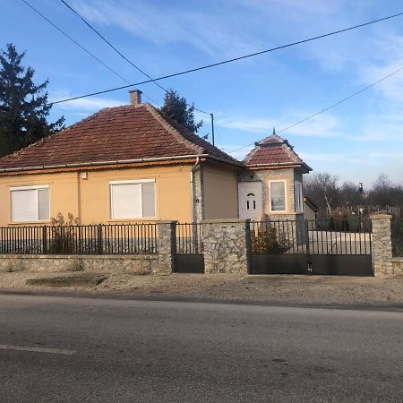 Halmaj Toerpi Apartman מראה חיצוני תמונה