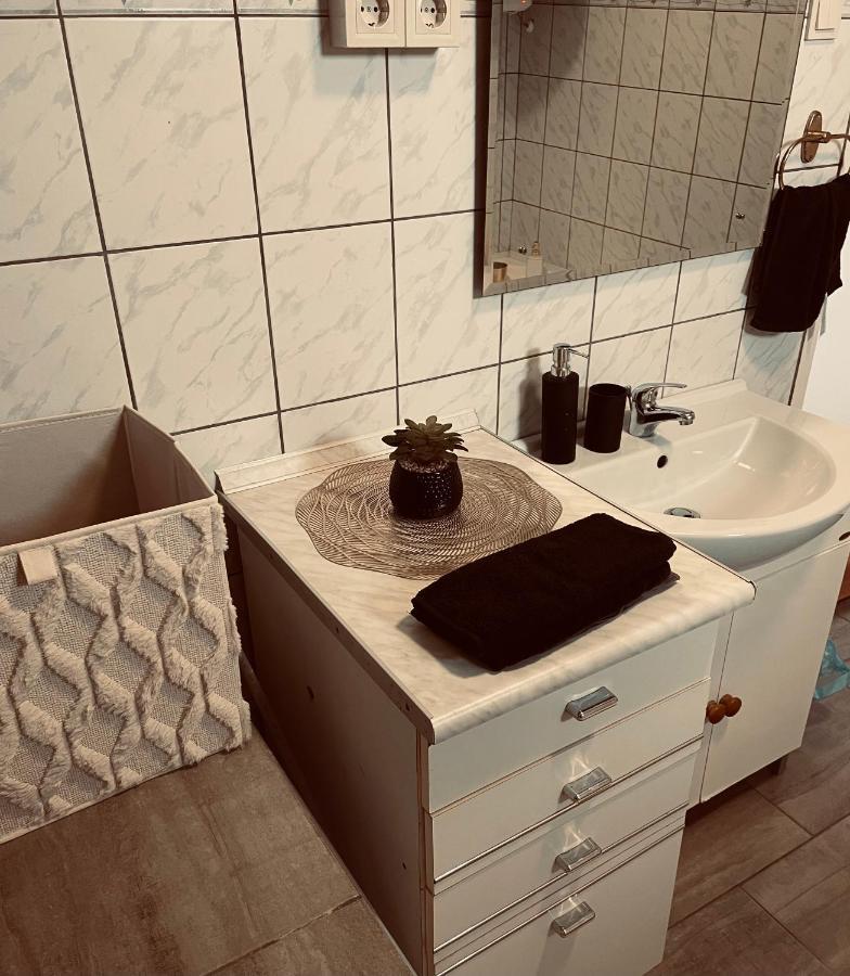 Halmaj Toerpi Apartman מראה חיצוני תמונה